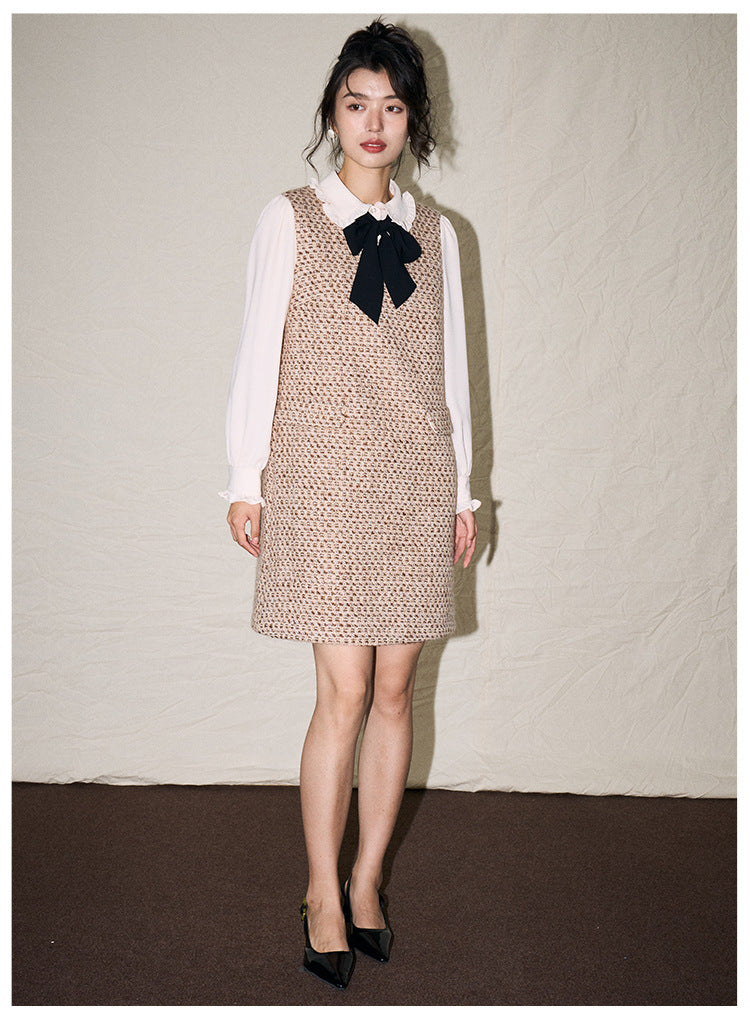 Contrast Collar Bow-Detail Pleated Dress