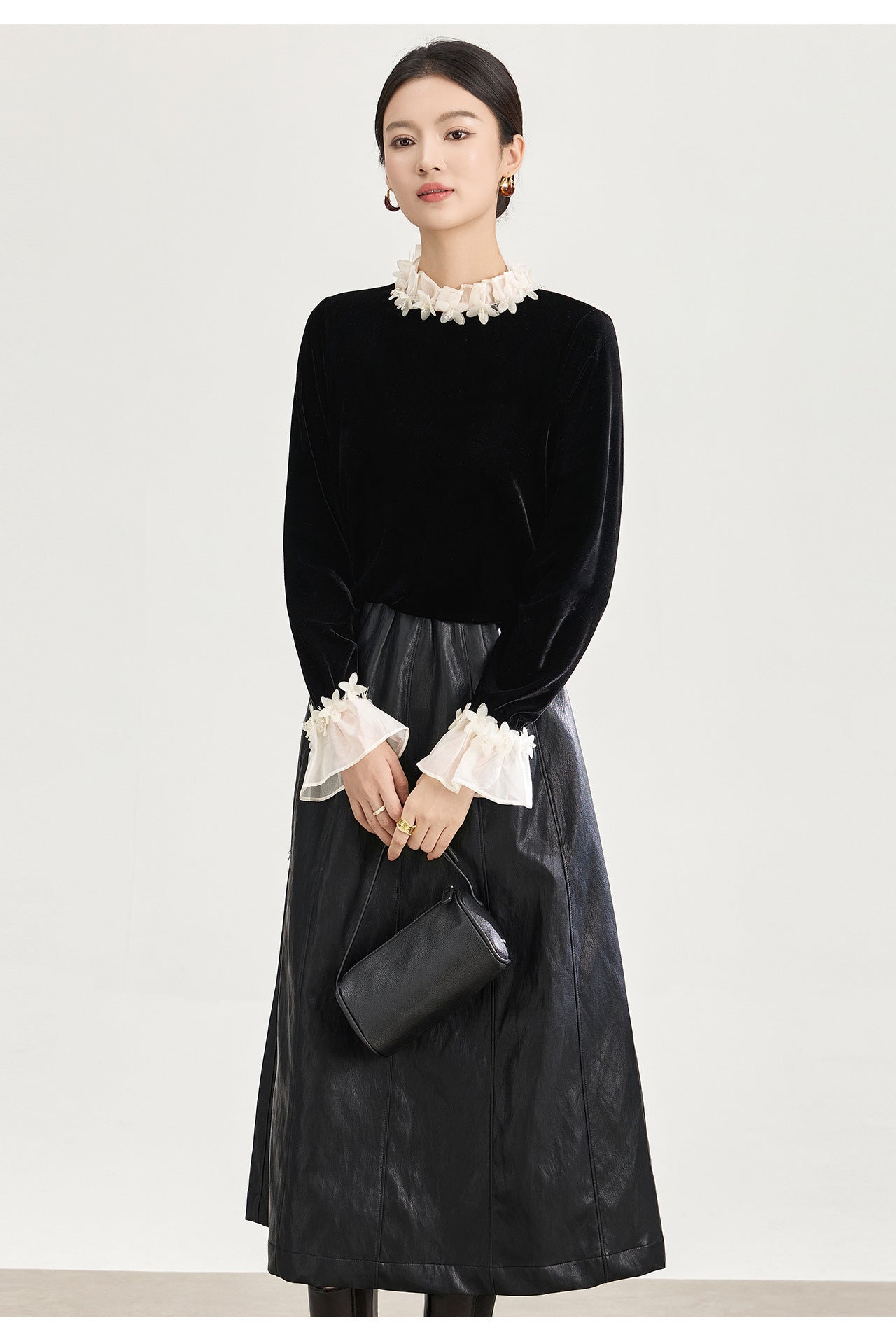 Floral Collar Velvet Blouse
