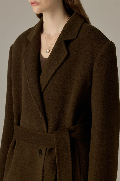 Cashmere Wool Structured Shoulder Coat – Timeless Elegance for Cold Days