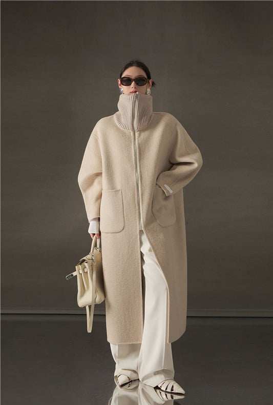 High Wool Content Long Coat with Mock Neck – Relaxed Fit, Zipper Front