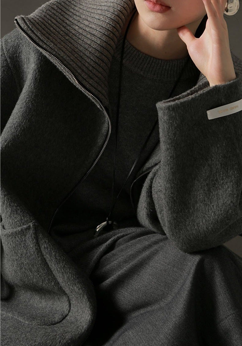 High Wool Content Long Coat with Mock Neck – Relaxed Fit, Zipper Front