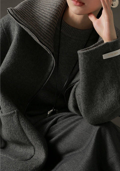 High Wool Content Long Coat with Mock Neck – Relaxed Fit, Zipper Front