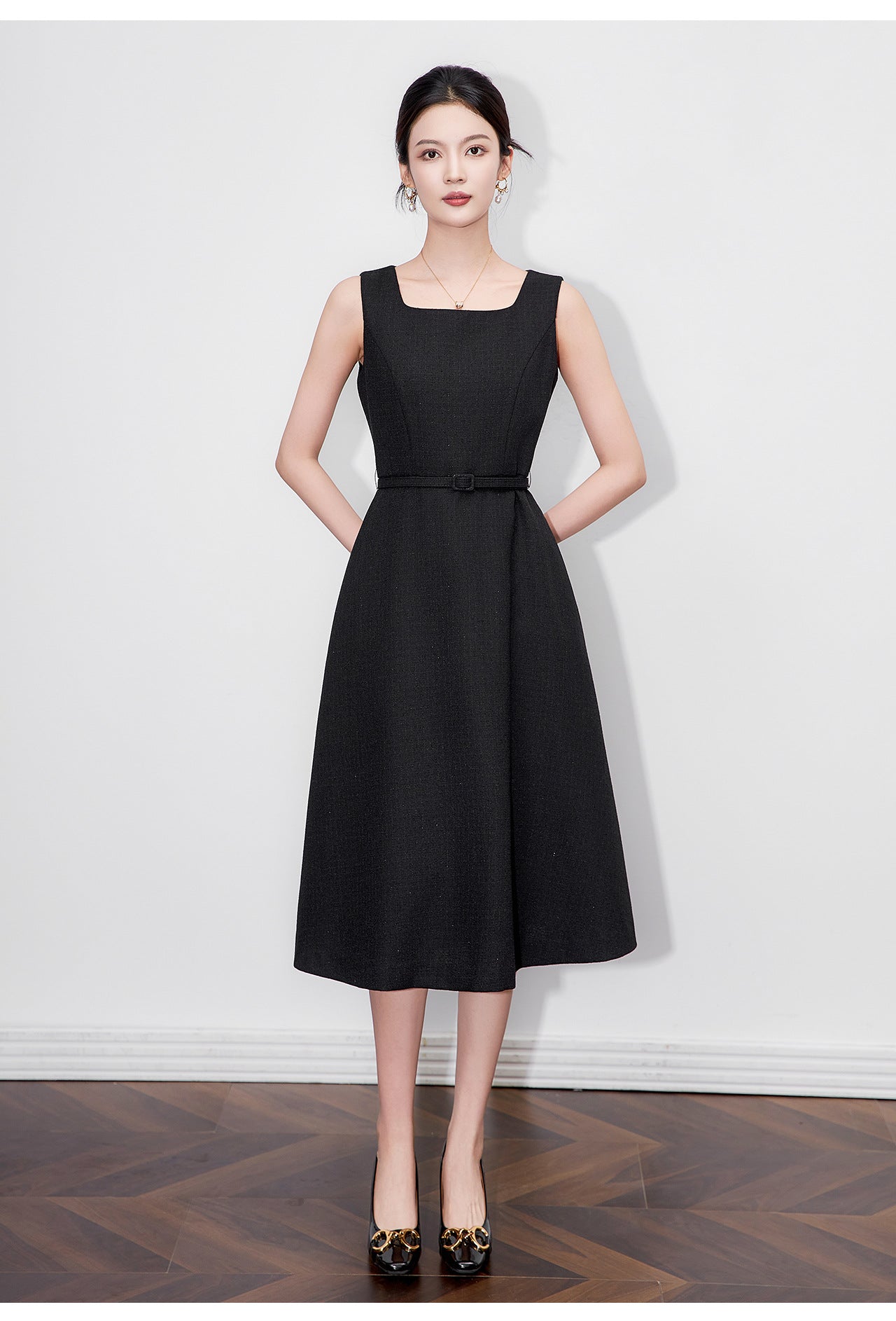 French-Inspired Two-Piece Set – Fitted Dress & Cropped Jacket