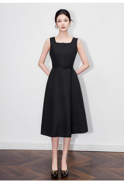 French-Inspired Two-Piece Set – Fitted Dress & Cropped Jacket