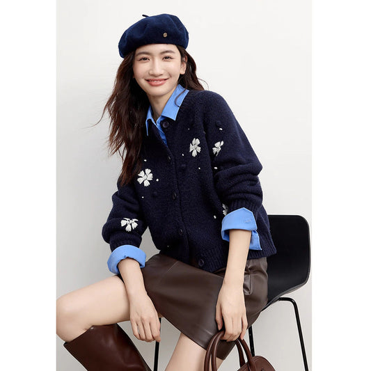 Hand-Embroidered Wool Cardigan – Elegant and Cozy Outerwear
