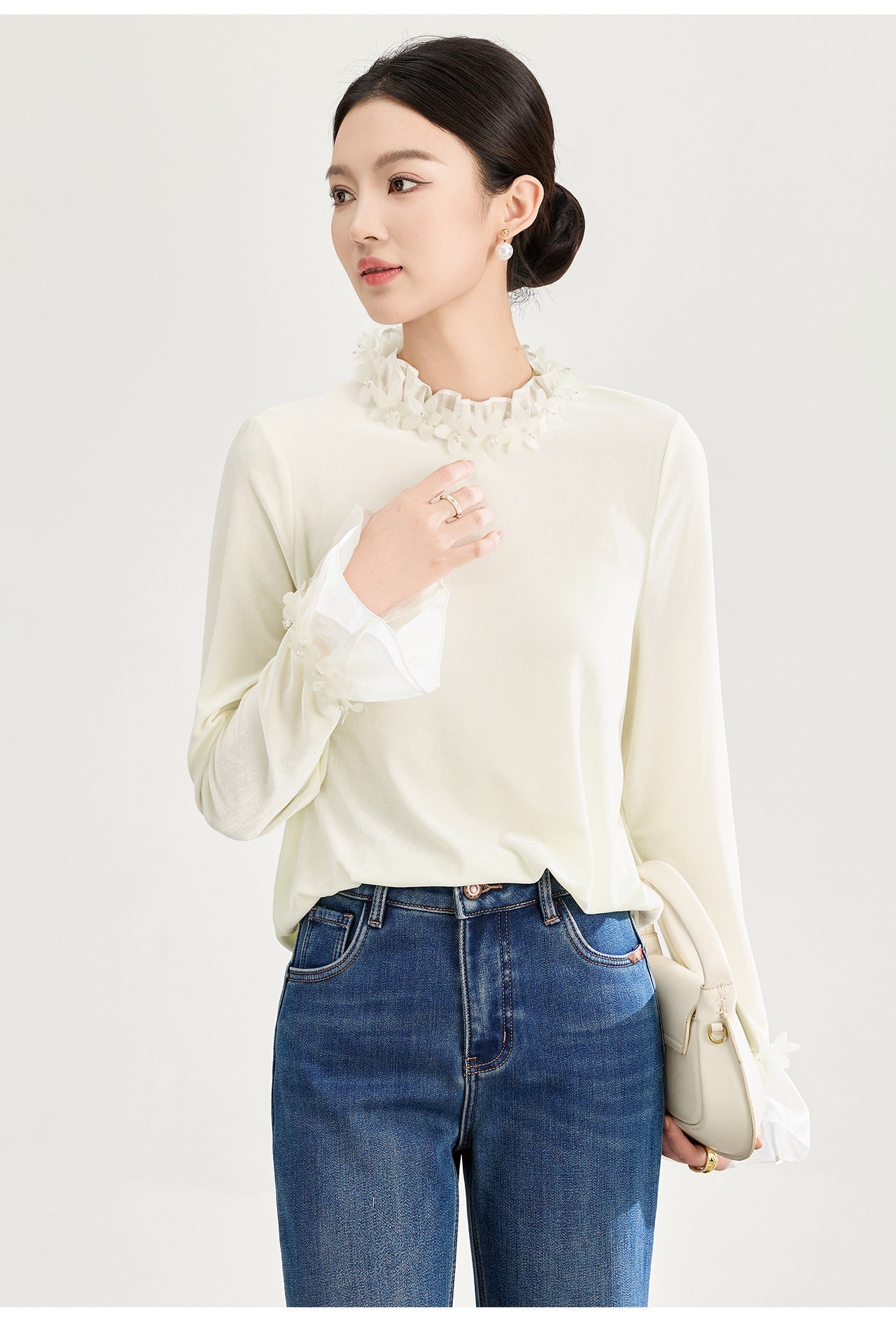 Floral Collar Velvet Blouse