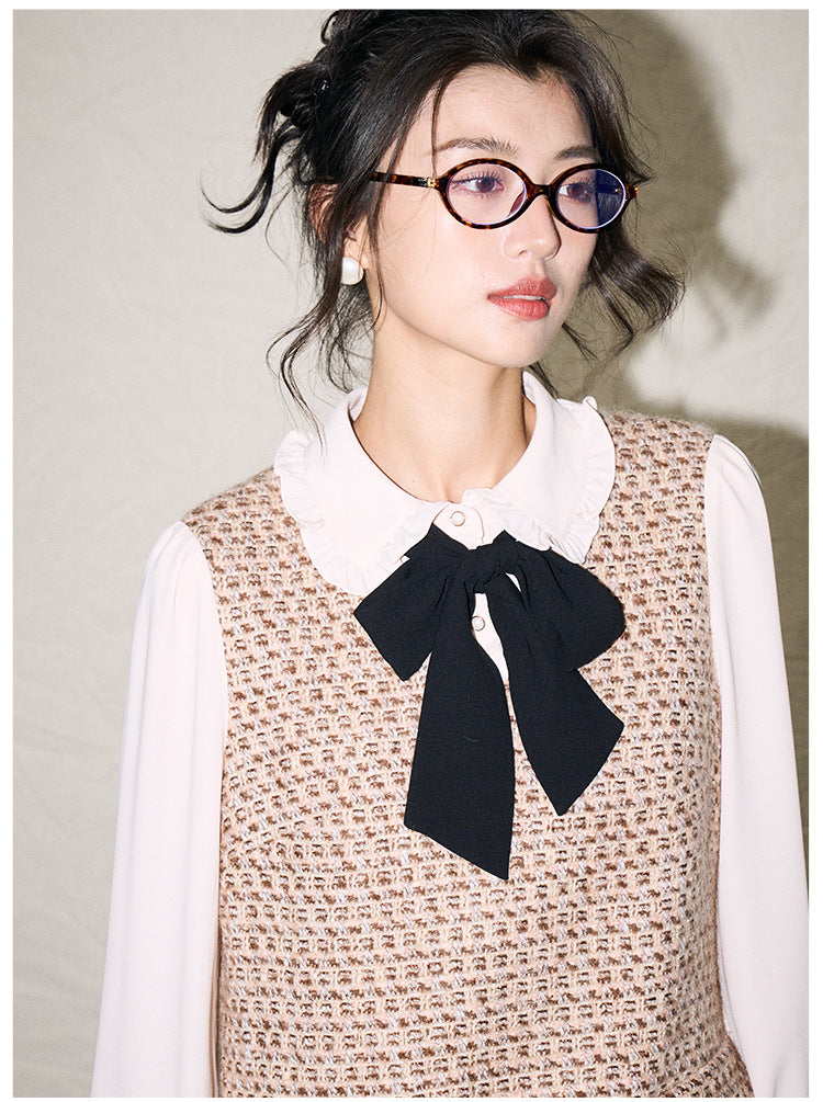 Contrast Collar Bow-Detail Pleated Dress