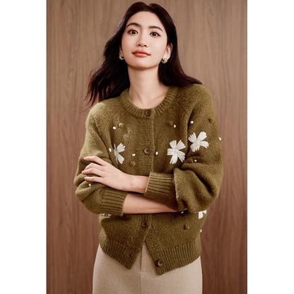 Hand-Embroidered Wool Cardigan – Elegant and Cozy Outerwear